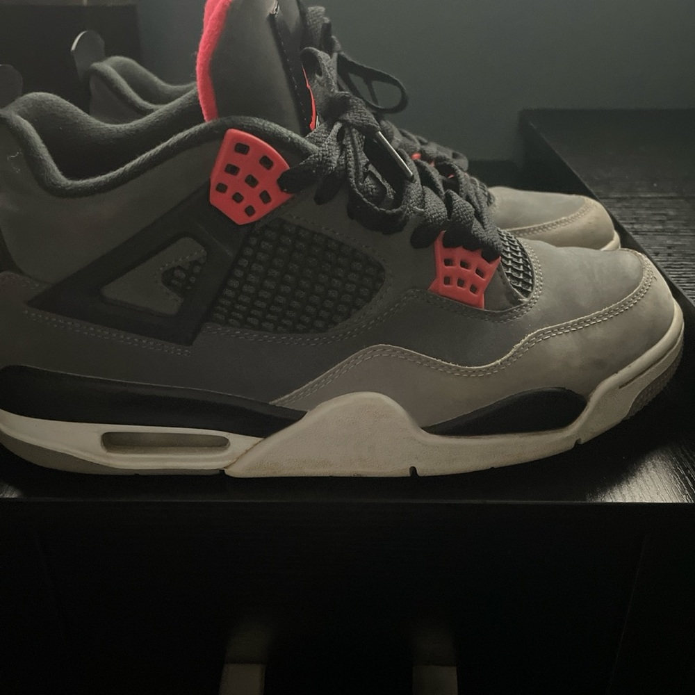 Jordan 4 , size 9